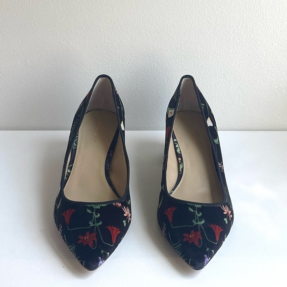 Ann Taylor | Bette Velvet Floral Block Heel - Picture 2 of 9